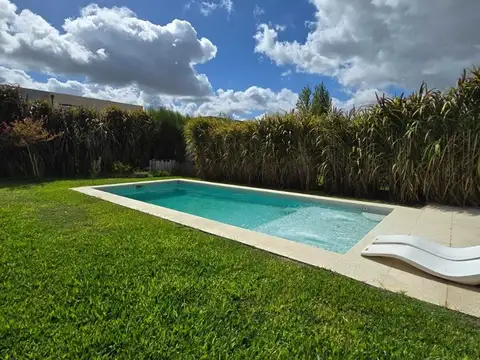 Casa en Venta en San Gabriel, USD 293.000