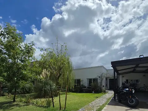 Casa en Venta con 6 cocheras