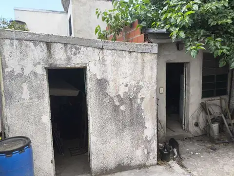 Venta Casa con Terreno en Ezpeleta Oeste (Quilmes)