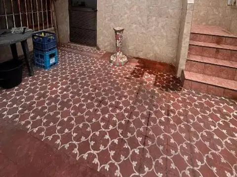 LOCAL CON VIVIENDA MARTINTO AL 2000 WILDE