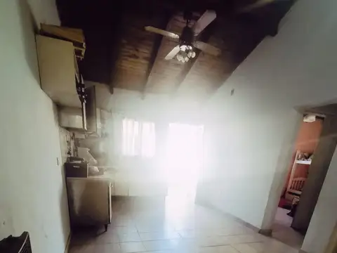 Casa 8 ambientes con 3 baños