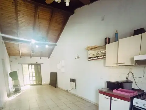 Casa + Departamento + Galpón en Zona Estratégica | Ideal Inversión o Vivienda con Renta