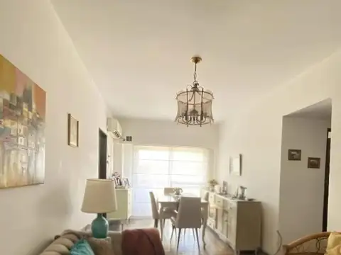 Departamento de 3 ambientes, con balcón corrido muy luminoso. apto crédito