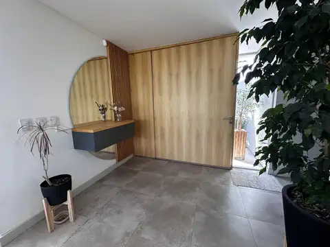 Casa 6 ambientes con 2 baños