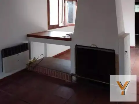 Casa en venta - 2 Dormitorios 1 Baño 1 Cochera - 600Mts2 - General Villegas