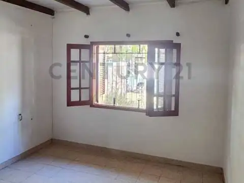 Casa 4 ambientes con 1 baño