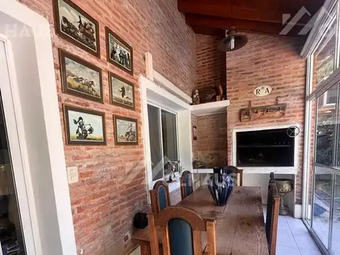 Casa en Venta con 2 cocheras