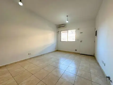 Departamento tipo duplex de 2 amb con balcón