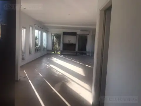 Casa en Alquiler al Norte