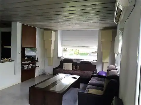 Casa en Venta con 5 cocheras