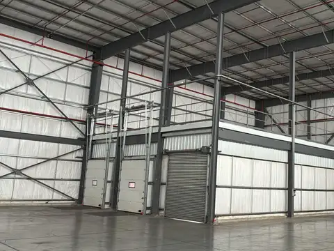 Av. Gral. Juan Domingo Perón 4700 - 3200 m2