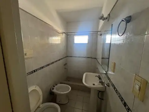 Depto Tipo Casa en Alquiler en Sarandí, $ 590.000