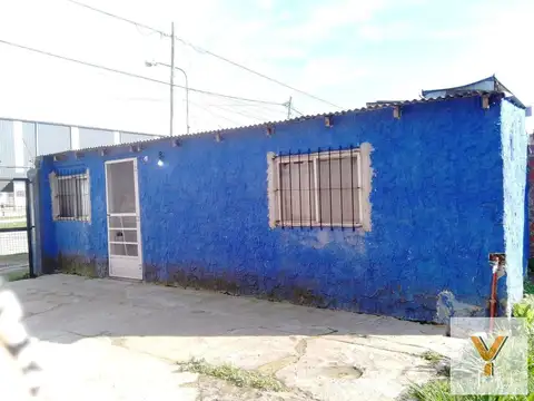 Casa 2 ambientes con 1 baño