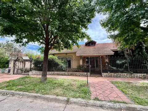 Casa 3 ambientes lomas de zamora
