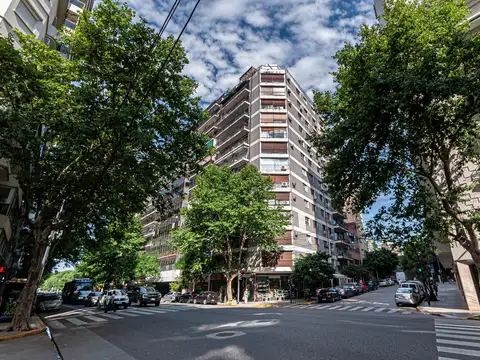 RECOLETA: Venta hermoso Semipiso Super Luminoso Piso alto de 4 ambientes