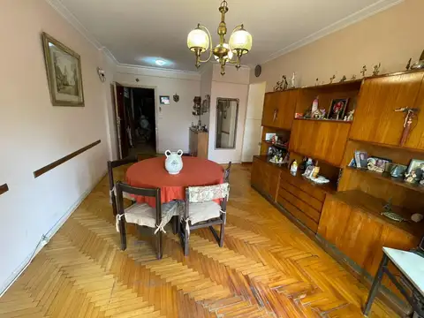 Venta Departamento 4 ambientes con Balcon al Frente en Caballito