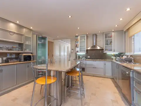 Casa en Venta en Acassuso Vías  /  Libertador, USD 790.000