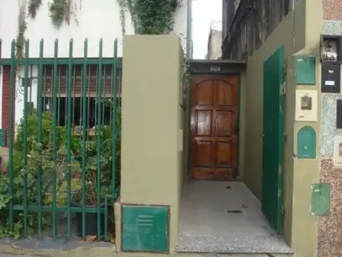 3 AMBIENTES TIPO CASA SIN EXPENSAS, OR  NORTE,  AMPLIO CON PATIO, LAVADERO Y TERRAZA PROPIA.