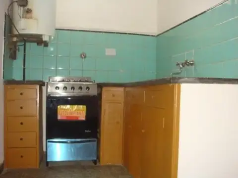Depto Tipo Casa en Alquiler en Mataderos, $ 600.000