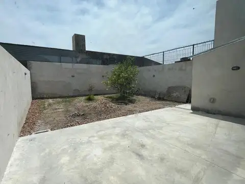 Amplio salón comercial