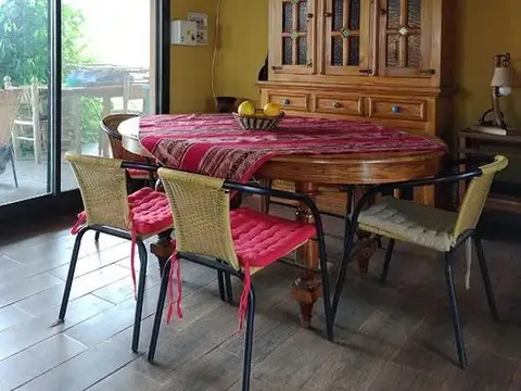 Casa 5 ambientes con 3 baños