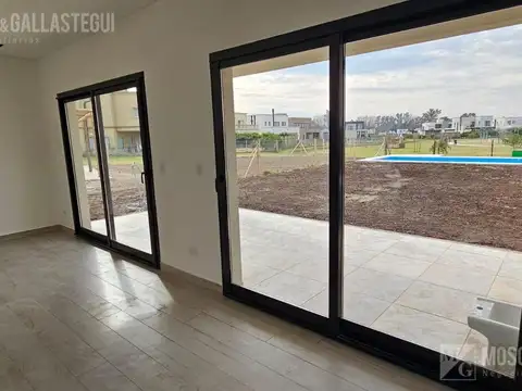 Casa 5 ambientes con 2 baños