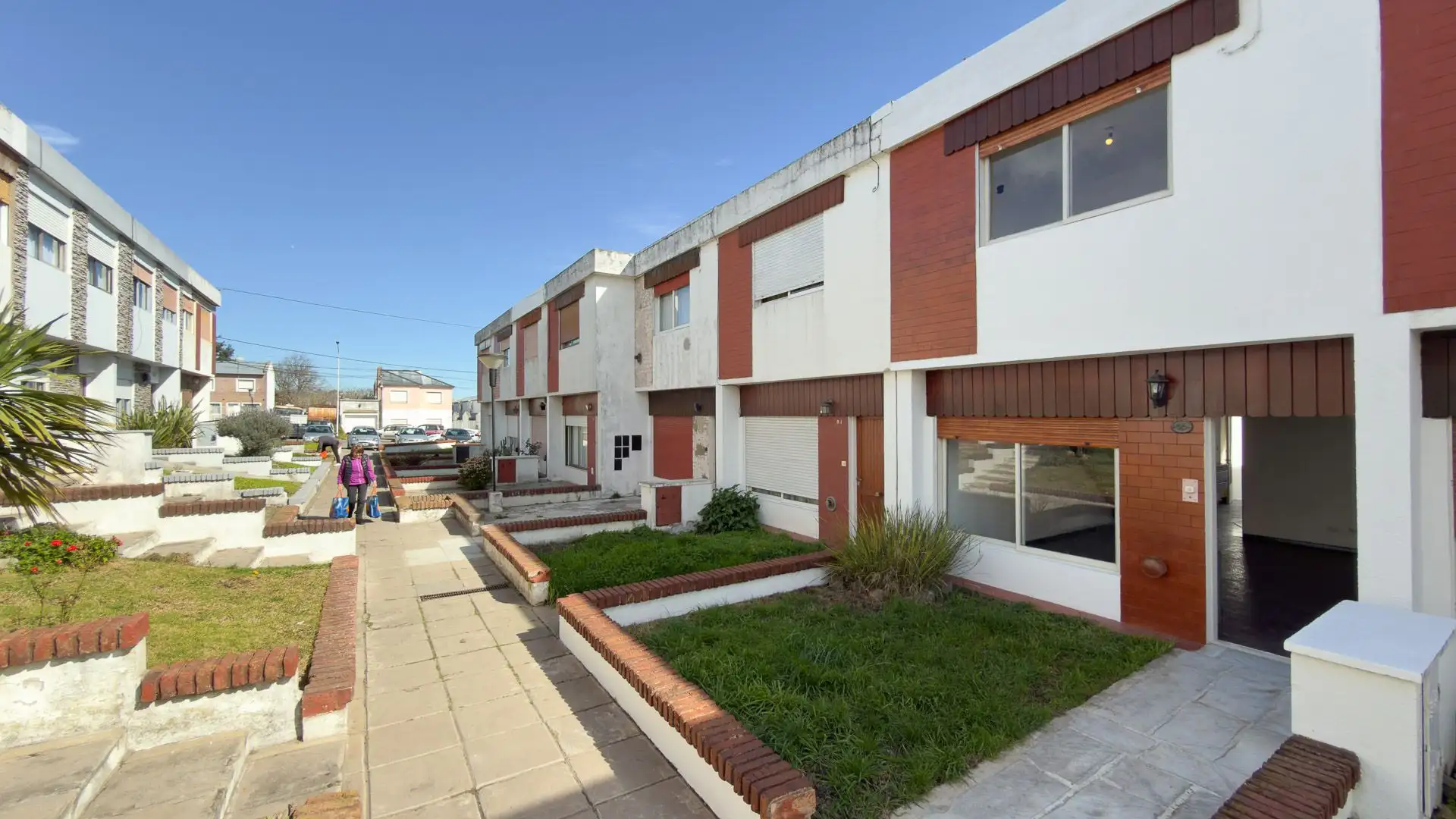 VENTA DEPARTAMENTO TIPO DUPLEX 3 DORM PATIO TANDIL