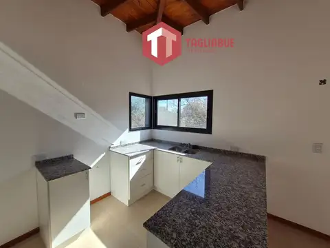 Casa 3 ambientes con 1 baño