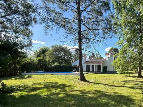 Rio Arrecifes, Barrio Parque Exaltación 300