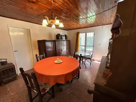 Casa en Venta sobre dos lotes de 1.000 m² cada uno (total 2.000 m²) — Barrio Parque Exaltación — Apto Crédito