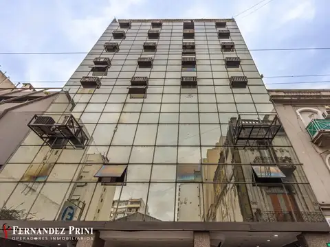 Departamento tres ambientes en San Nicolás con cochera fija