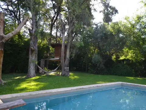 Casa en Venta con 4 cocheras