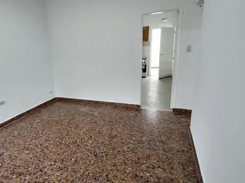 Depto Tipo Casa en Alquiler en Villa Martelli, $ 950.000