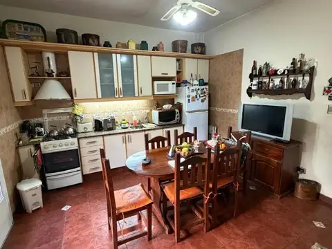 Depto Tipo Casa 5 ambientes con 2 baños