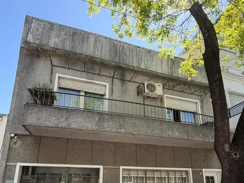 tipo casa al fte entrada indep 5 amb coc 2 bños toil dep ser
