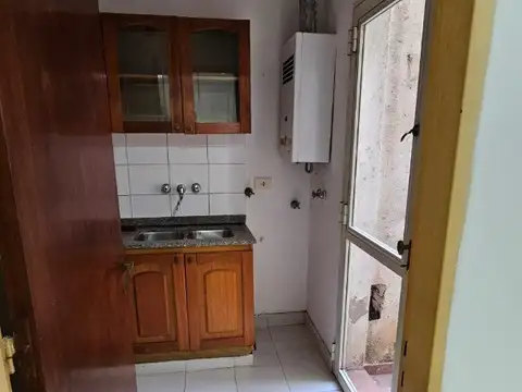 Departamento en Alquiler en Republica De La Sexta, $ 400.000