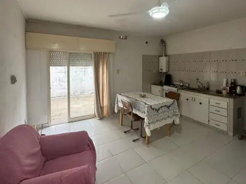 Casa 2 ambientes con 1 baño