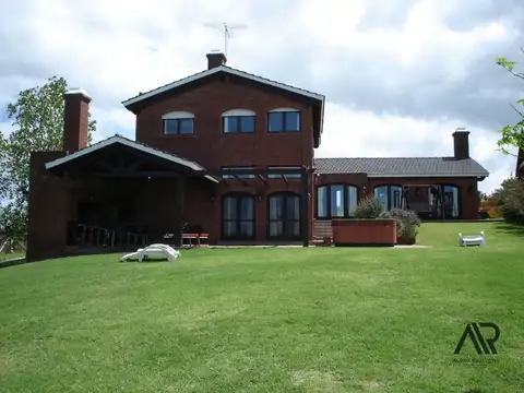 Casa en Alquiler de 4 dormitorios