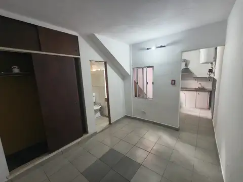 PH TIPO MONOAMBIENTE CON PEQUEÑO PATIO EN SARANDÍ