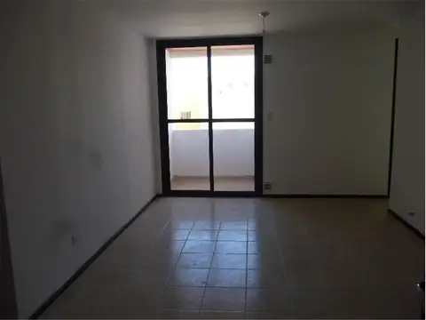 Maestro Vidal 100, Piso 2°