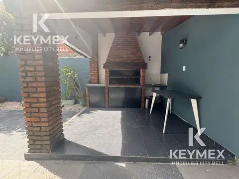 Casa 7 ambientes con 2 baños
