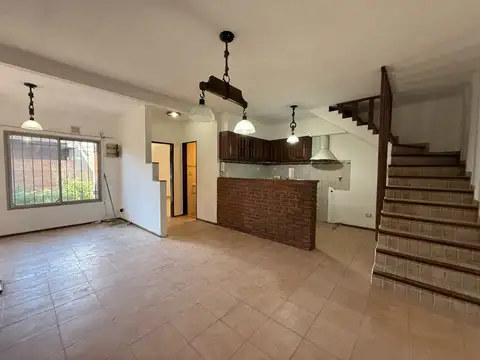 Depto Tipo Casa en Alquiler de 2 dormitorios