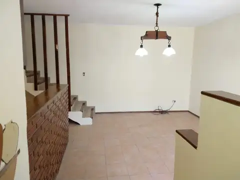 Depto Tipo Casa 3 ambientes con 1 baño