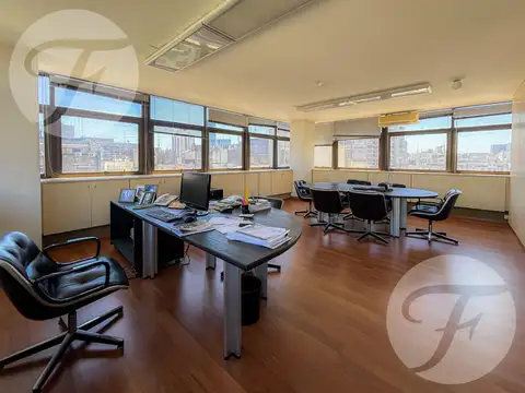 120m² de Oficina en Piso Alto con Cocheras – Microcentro