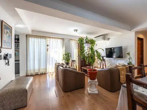 venta piso 3 Ambientes en PB con Cochera Propia — Haedo centro