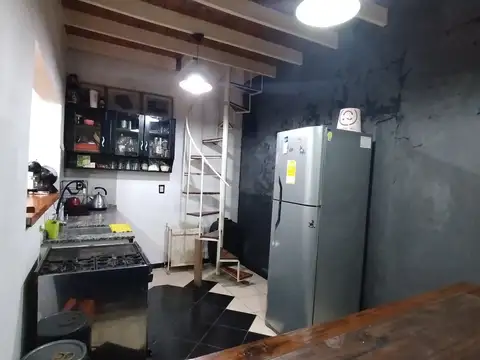 Casa 2 ambientes con 1 baño
