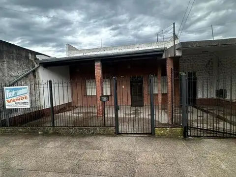 VENTA CASA AMERICANA 2 DORMITORIOS FONDO LIBRE MERLO PARQUE