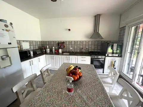 Casa en Venta con 4 cocheras
