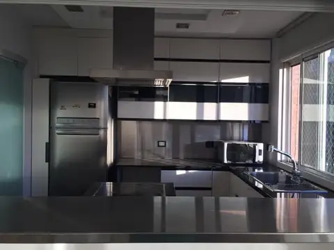 Departamento en Alquiler con 1 cocheras