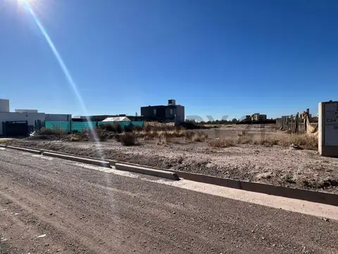 Se vende terreno en barrio privado carrascal